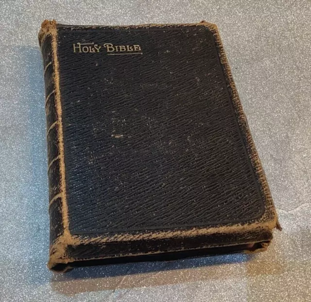 BIBLE The Holy Bible containing the Old and New Testaments 1902