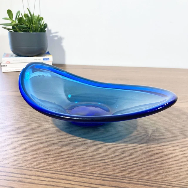 Vase Design Scandinave En Verre Soufflé - Modèle 'Rouleau' Par Lina Vuorivirta - Très Bon état