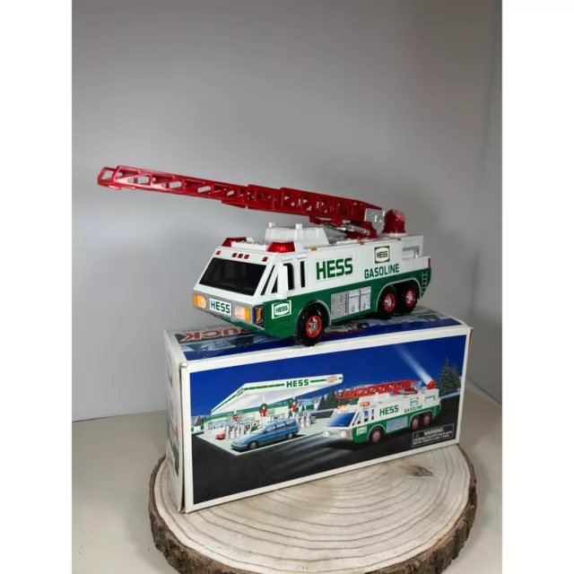 VTG Hess Emergency Fire Truck Toy Light Sound NOB TESTED 1996 Gas Advertising