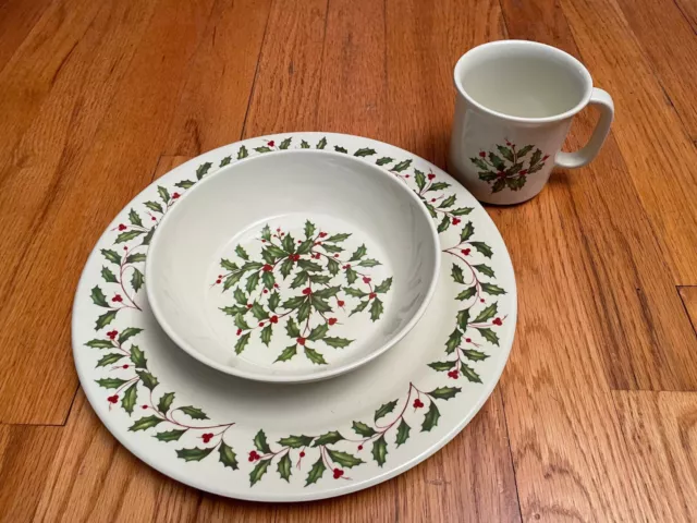 Lenox Holiday 3 Piece Children's Dishes Handcrafted Melamine  plastic