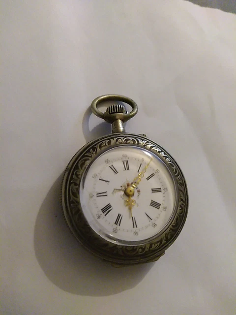 Pendentif fait main résine bleu montre gousset argent lapin alice engrenages 50x34mm x1 - Un grand marché