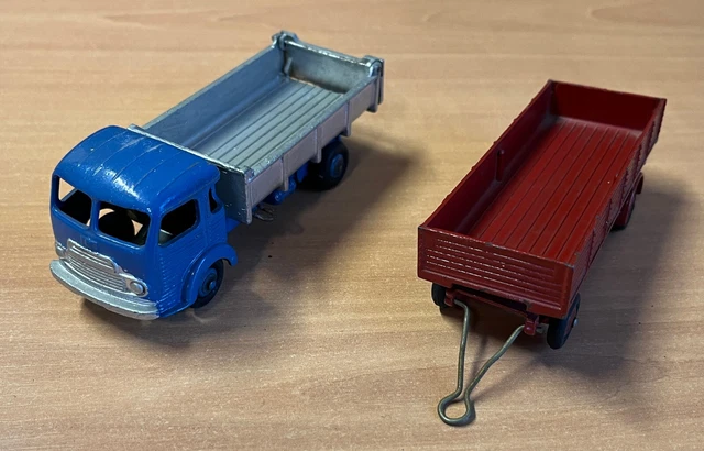 Dinky Toys Simca Cargo Esso – Semi-remorque Bâché – 1/50 – Zamak – 1958