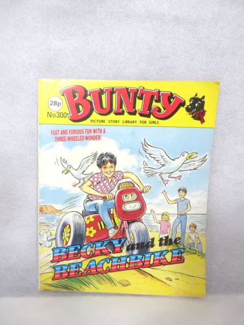 #300 - Bunty, Becky and the Beachbike , Picture Story Library - 1988 - Comic