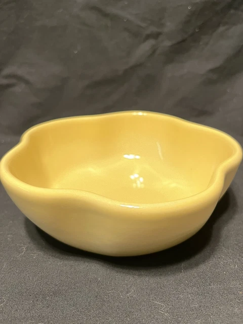 Roseville Spongeware Gerald E. Henn Pottery 6" YELLOW PETAL BOWL Made in USA