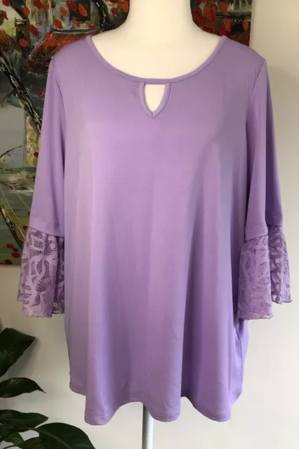 Table Eight size M hyacinth 3/4 slv with lace blouse Stretch NWT