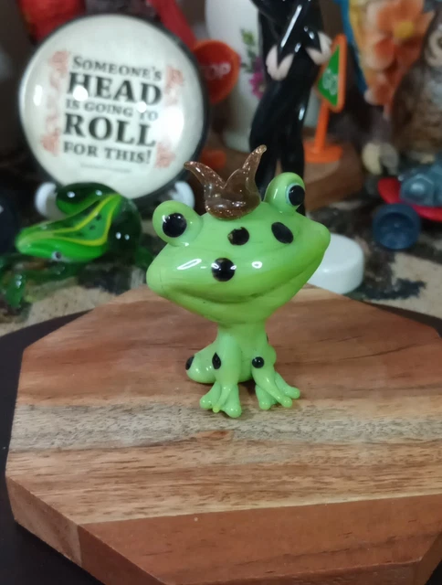 Vtg frog prince resin 2" figurine with crown preowned