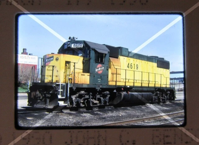 Original '90 Kodachrome Slide CNW Chicago Northwestern 4619 GP38-2 Kansas  41C41