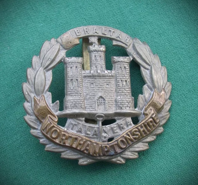 WW1, Northamptonshire Regiment "Error" Genuine British Army Military Cap Badge