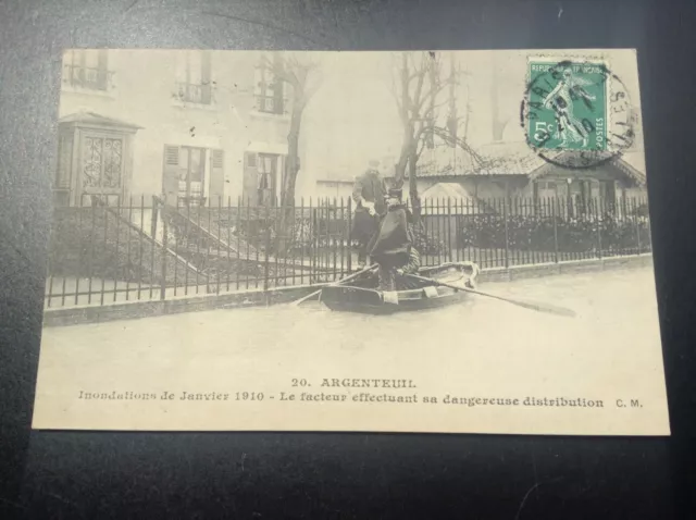 CP ancienne carte postale Argenteuil Inondations facteur