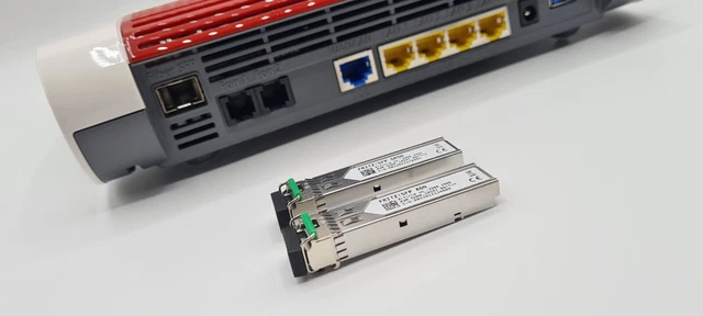 FRITZ!SFP AON 20002940 FRITZ!Box 5530 GPON + Cavo LC-SC in fibra ottica 2,0m 5