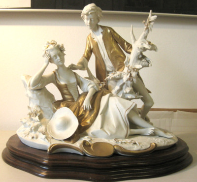 cm 28 IL CARABINIERE PELLATI G. PERFETTE CONDIZIONI Ceramica Capodimonte 