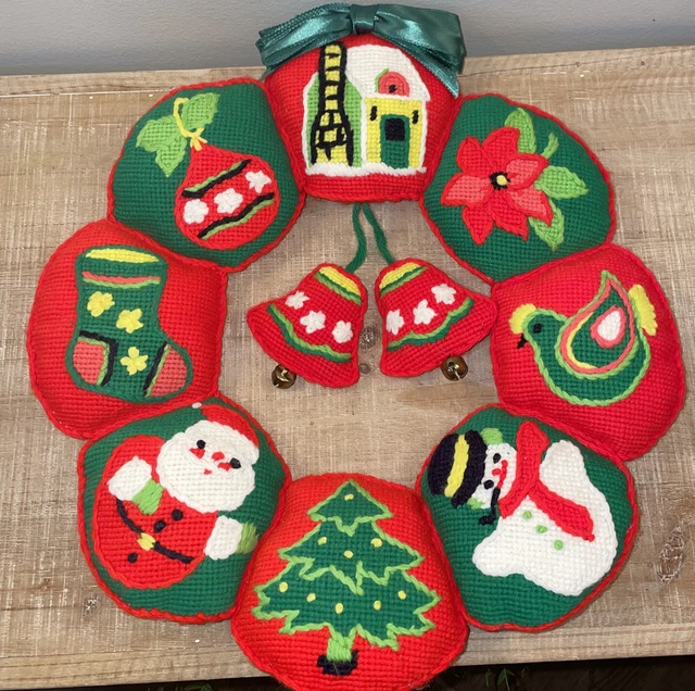 Vintage Cross Stitch, Stuffed Fabric Wreath, Christmas, Santa, Snowman