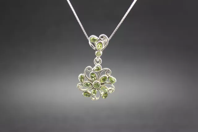 GENUINE PERIDOT PENDANT 925 STERLING SILVER including CHAIN FREE FAST SHIPPING