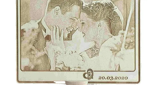 Holzbild mit Fotogravur dem schönsten Hochzeitsfoto