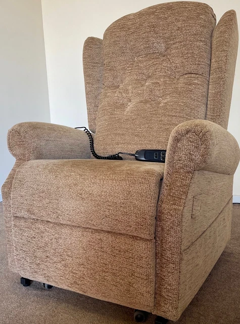 Cosi Luxury Electric Riser Recliner Dual Motor Chair ~ Wide Seat ~ Can Deliver