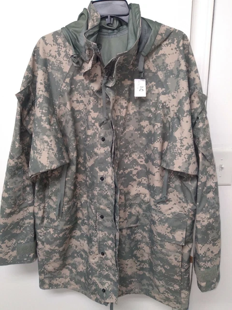 A12 Army ACU GORETEX Parka Cold Weather Universal Camouflage Meduim Long NWOT
