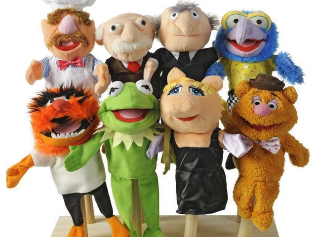 RARE Disney MUPPETS complete set 8 Hand Puppets cool plush set MINT Netherlands