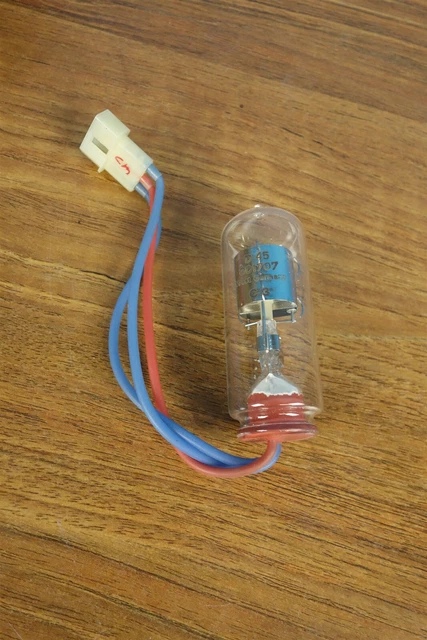 Heraeus D 45 001707 NobleLight Dueterium Lamp Replacement Bulb Working