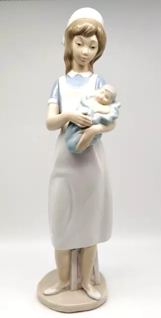 Vintage 1979 LLADRO NAO DAISA Porcelain Nurse w/baby Figurine PERFECT Condition!