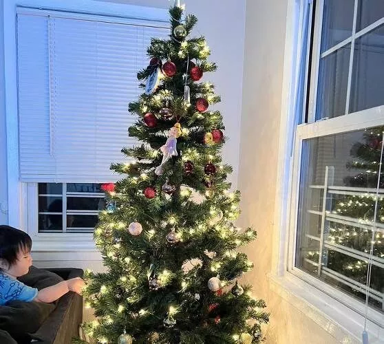 Holiday Time Madison Pine Pre Lighted Christmas Tree 6.5 Feet  - Green