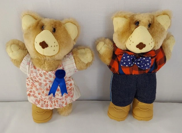 Vintage 1988 Wendys Furskins 7" Bears Farrell and Hattie lot of 2