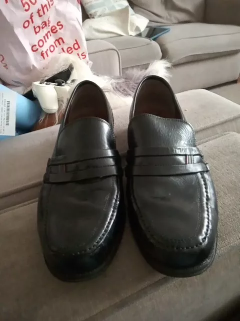 Mens.Black Leather Slip On Loafers Size 10 OAKTRAK