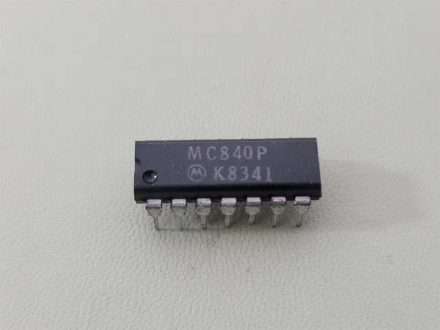 Motorola MC840P Logic Gate and Hex Inverter 14-Pin