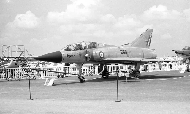 French Air Force, Mirage IIIB, No.209 at Paris Air Show, Jun 1963 - B&W Neg_5641