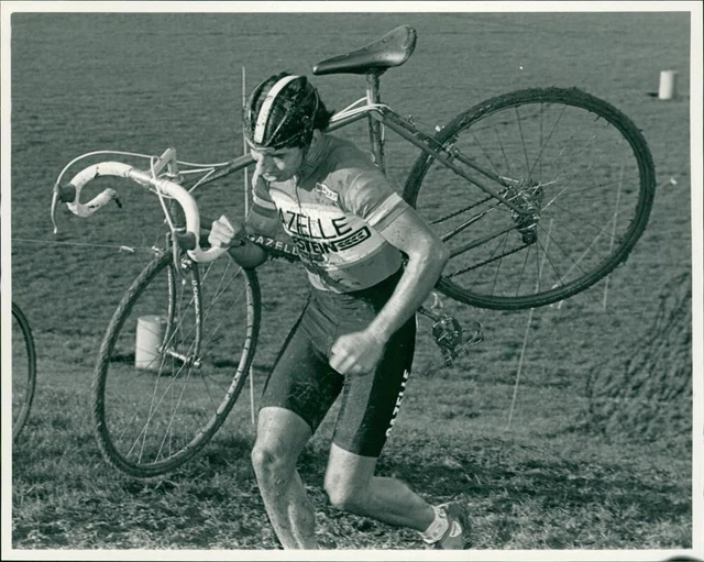 Nationan cyclo cross champion cgris young. - Vintage Photograph 1348594