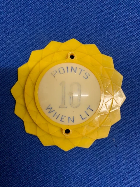 LIMOGES – Coupe en porcelaine aux motifs dorés