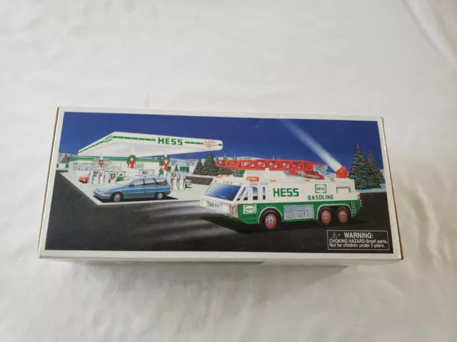 VTG 1996 Hess Emergency Truck Fire Rescue Ladder Lights Sound Collectible NIB