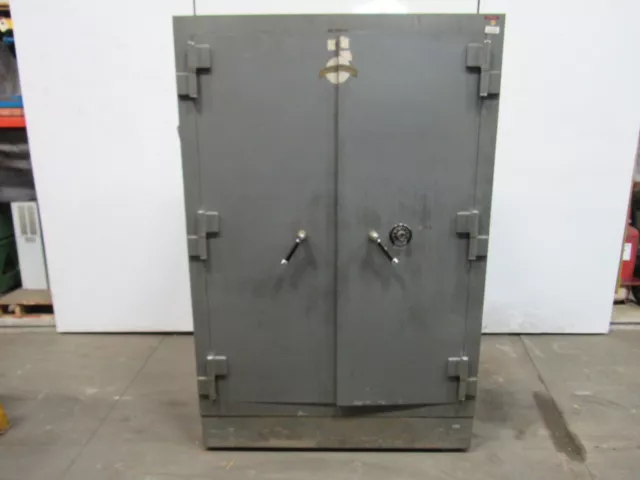 Herring Hall Marvin Safe Co Vintage Double Door Combination Gun/Storage Safe