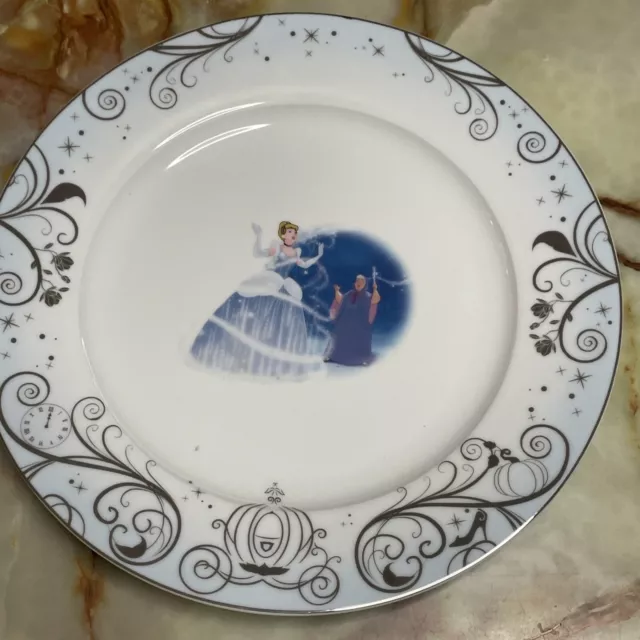 Zrike DISNEY CINDERELLA 10” Dinner Plate 4018551