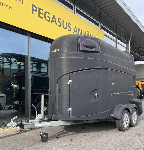 Humbaur Pegasus 2-Pferdeanhänger 2,7t. Vollpoly Alufelgen