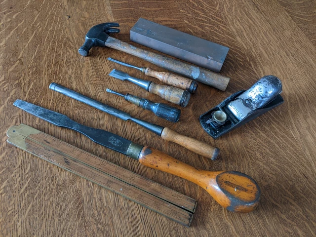 Beginner tool lot - Stanley No. 18 plane, Berg chisels, Maydole hammer &c