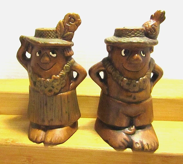 VTG Hawaiian Tourist Couple Salt & Pepper Shakers TIKI Treasure Craft Made n USA