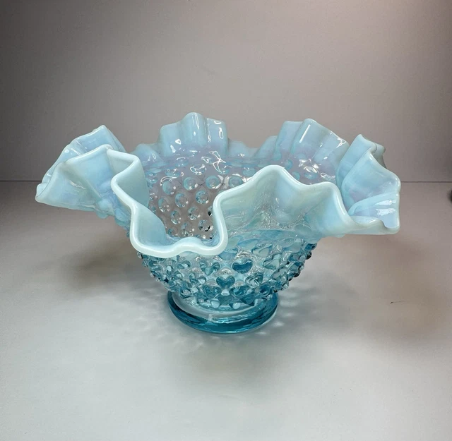 STUNNING VINTAGE FENTON Blue Opalescent Hobnail Ruffle Vase