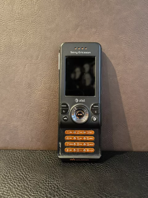 Sony Ericsson Walkman W580i - Black ( AT&T ) Vintage Cellular Phone - Bundled