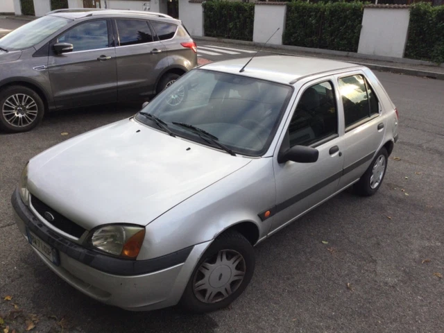 vendesi FORD Fiesta