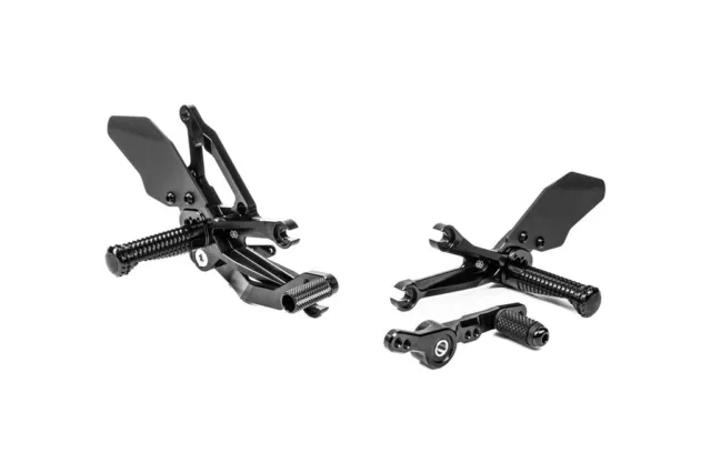 Gilles FXR Black Adjustable Rearsets Footrests Yamaha YZF R7 R7 2021-2022