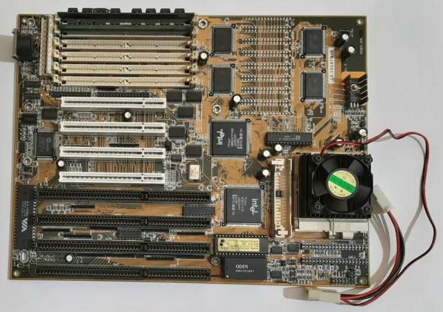 Gigabyte GA-586ATM/P Sockel 7 ISA Mainboard + Intel Pentium 133 + 32MB EDO-RAM
