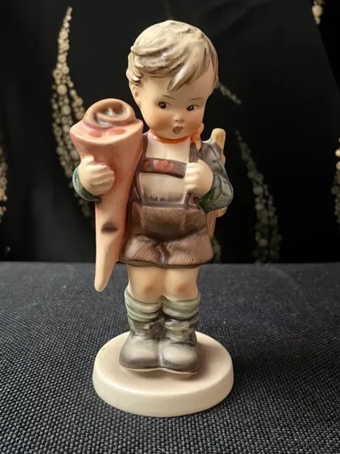 Hummel Figurine ‘LITTLE SCHOLAR’, Boy with Backpack, TMK3, HUM 80, 5.5” VG+