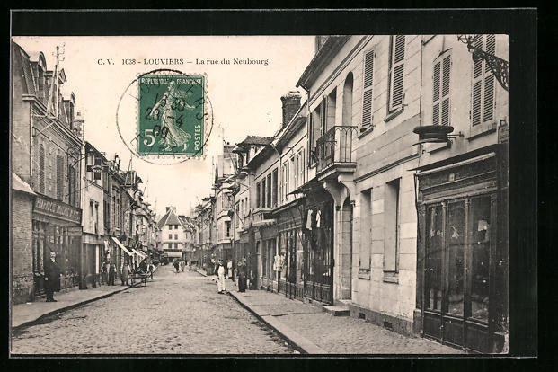 CPA Louviers, La rue du Neubourg, vue de la rue 1909