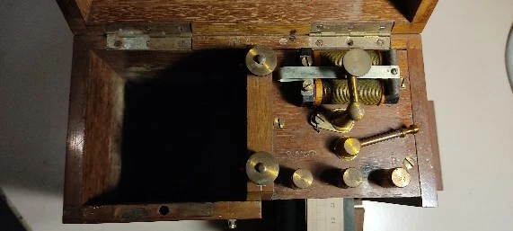 medizinisches Elektrisiergerät 2