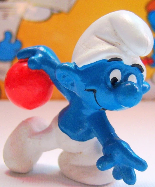 Figurine Schtroumpfette Au Football - Édition Rare Et Vintage