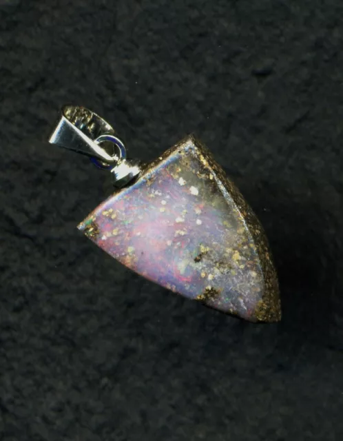 N°261-Pendentif d'Opale boulder d'Australie (Queensland) de 3,80 carat