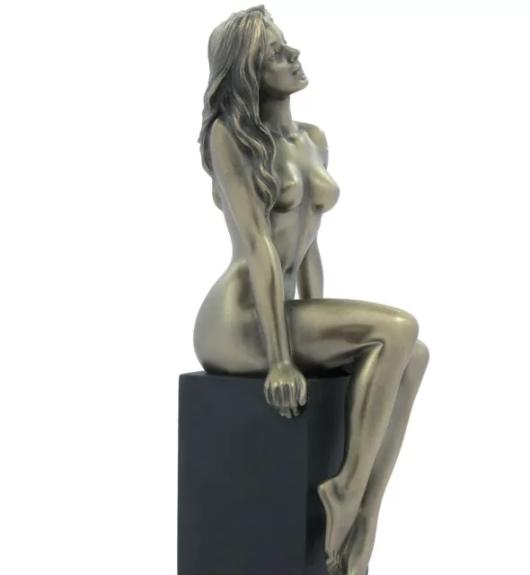 Statua/Scultura In Resina Bronzata "Arte Moderna"Nudo Di Donna H20