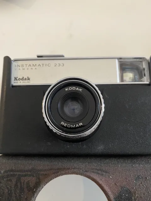 Kodak Instamatic 233 Film Camera  And Original Case Preowned