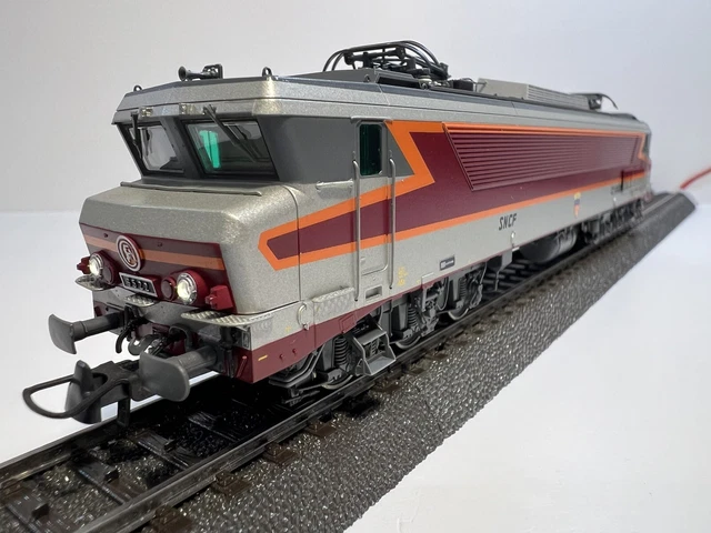 68687 Locomotive électrique Série Rh 1020 De L'ÖBB  Chemins De Fer Autrichiens