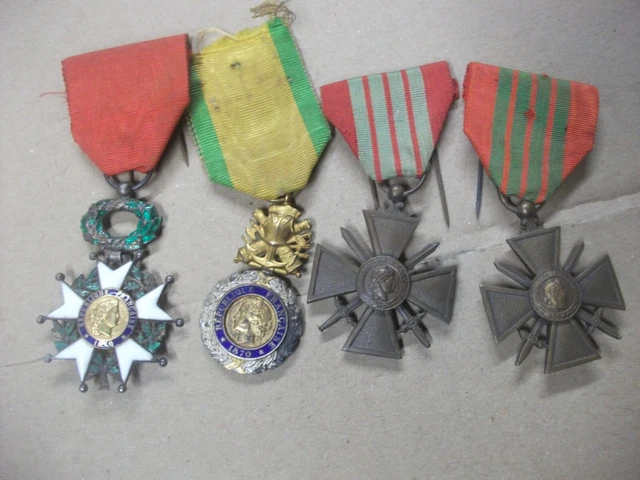 Médaille Militaire Guerre 39/45 - Taille Ordonnance - Fabrication Française